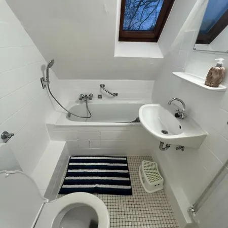 아파트 Modernesapartment 9 Mit 3 Schlafzimmer In *
